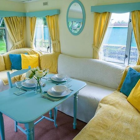 Wind In The Willows: Sleeps 4, Kitchen, Bathroom, Lounge, Wifi Napton on The Hill المظهر الخارجي الصورة