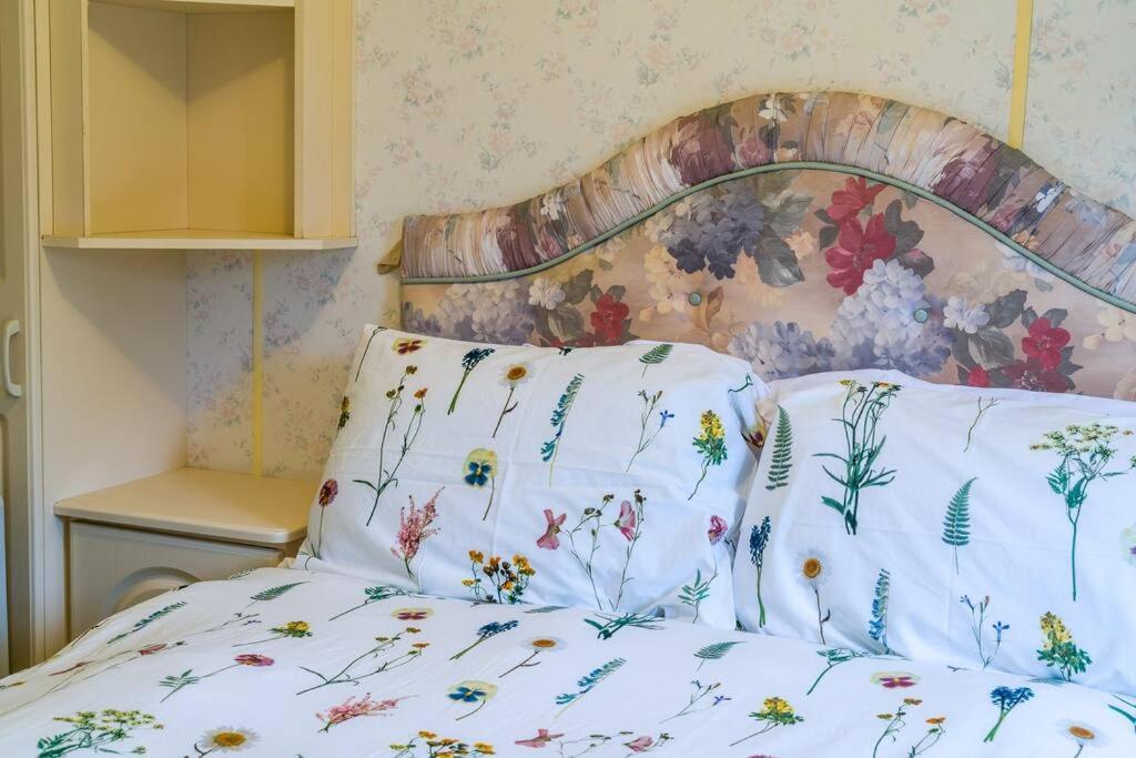 Wind In The Willows: Sleeps 4, Kitchen, Bathroom, Lounge, Wifi Napton on The Hill المظهر الخارجي الصورة