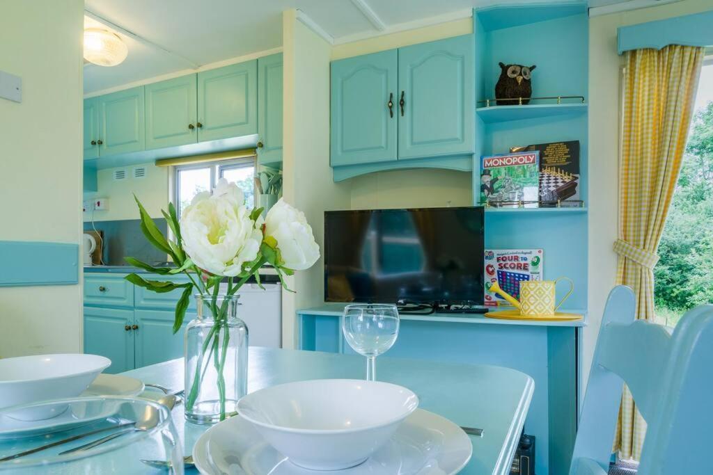 Wind In The Willows: Sleeps 4, Kitchen, Bathroom, Lounge, Wifi Napton on The Hill المظهر الخارجي الصورة
