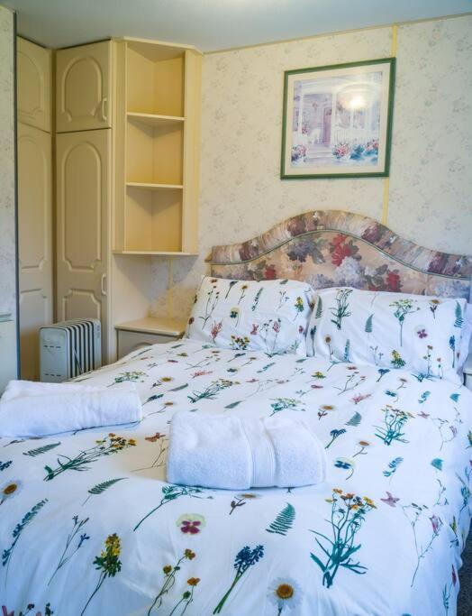 Wind In The Willows: Sleeps 4, Kitchen, Bathroom, Lounge, Wifi Napton on The Hill المظهر الخارجي الصورة