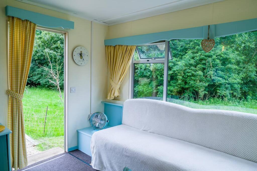 Wind In The Willows: Sleeps 4, Kitchen, Bathroom, Lounge, Wifi Napton on The Hill المظهر الخارجي الصورة