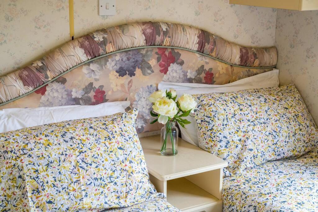 Wind In The Willows: Sleeps 4, Kitchen, Bathroom, Lounge, Wifi Napton on The Hill المظهر الخارجي الصورة
