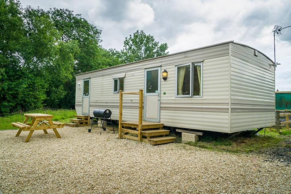 Wind In The Willows: Sleeps 4, Kitchen, Bathroom, Lounge, Wifi Napton on The Hill المظهر الخارجي الصورة